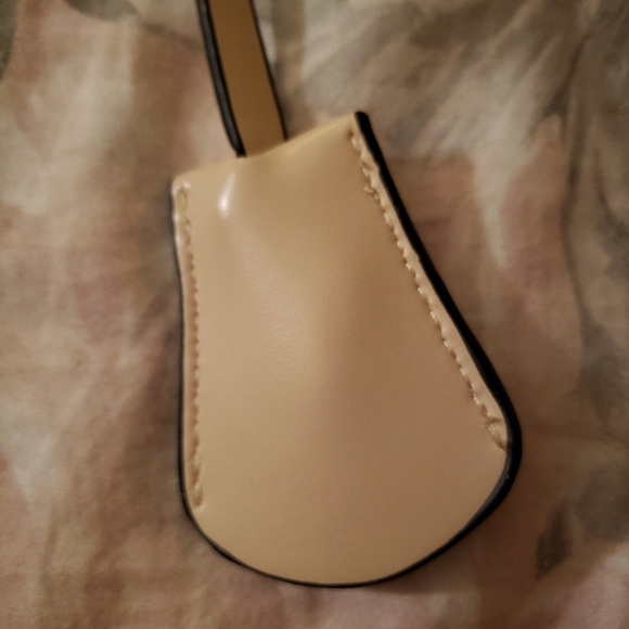 Beige Structured Hidden Key Gold Emblem Handbag - Picture 4 of 7